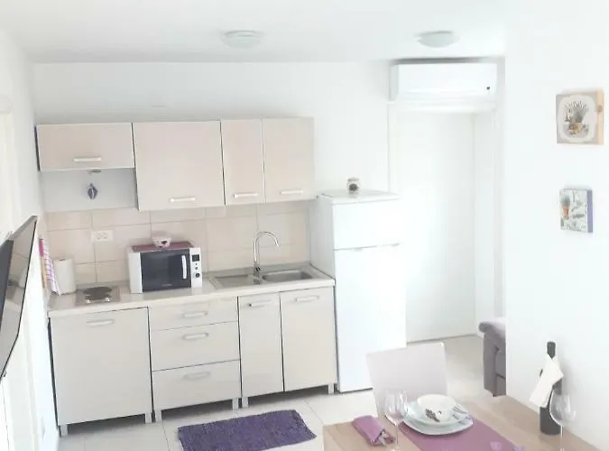 Spider Apartman Pirovac